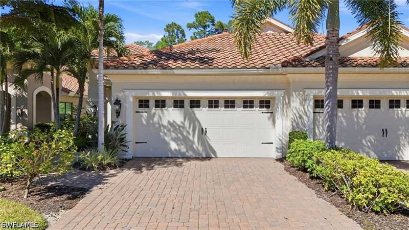 2 bedroom Attached at 10032 Montevina Dr, Villa Palmeras, Estero — photo 1