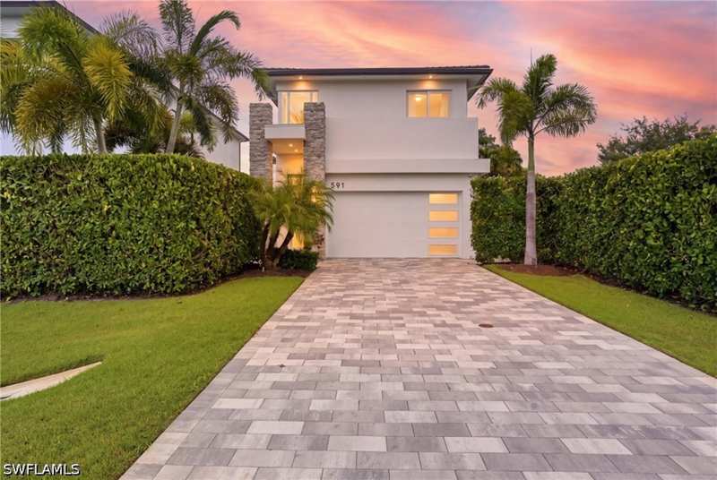 4 bedroom SingleFamilyResidence at 591 93rd Ave N, Naples Park, Naples — photo 1