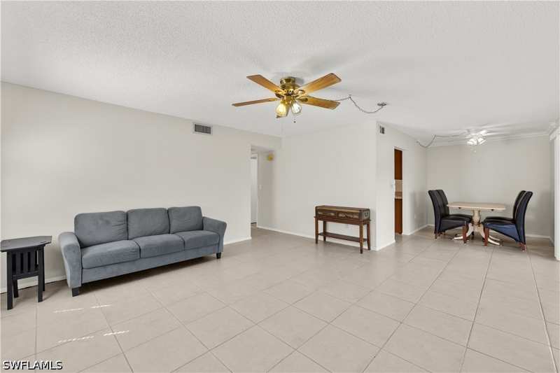 2 bedroom Condominium at 1400 Pompei Ln 1, Sorrento Villas, Naples — photo 1