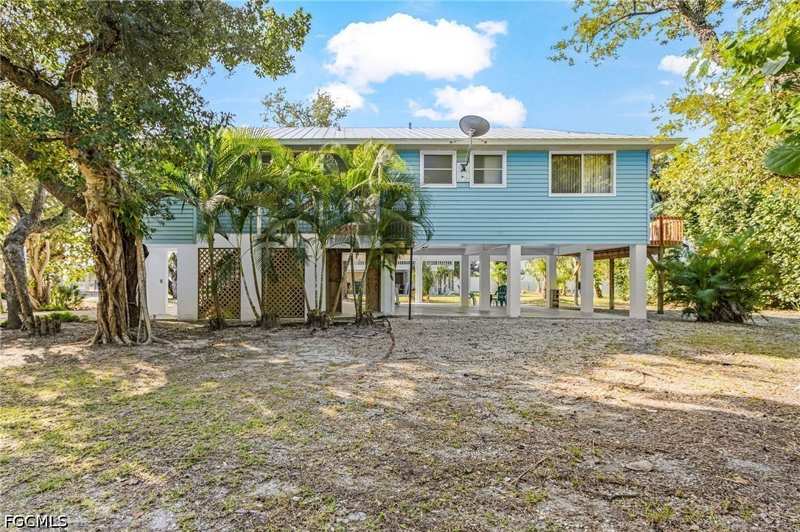 2 bedroom SingleFamilyResidence at 203 Chapel St, Seagrape, Fort Myers Beach — photo 1
