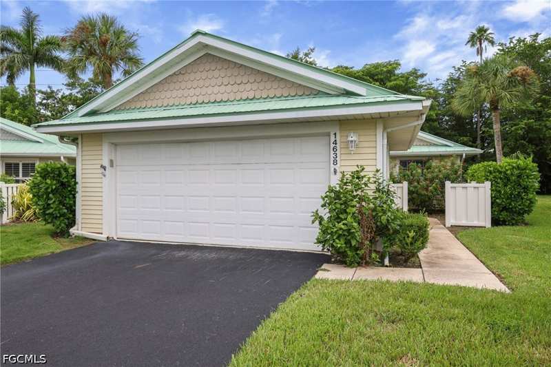 3 bedroom Detached at 14638 Sagamore Ct, Sagamore Court, Fort Myers — photo 1