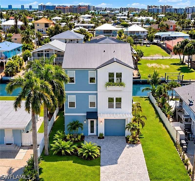 4 bedroom SingleFamilyResidence at 140 Bahia Via, McPhie Park, Fort Myers Beach — photo 1