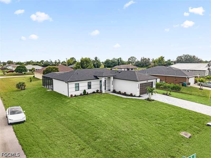 4 bedroom SingleFamilyResidence at 300 NW 18th St, Cape Coral, Cape Coral — photo 1
