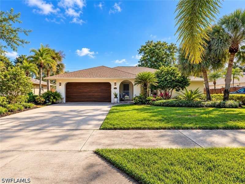 3 bedroom SingleFamilyResidence at 2346 River Reach Dr, River Reach, Naples — photo 1