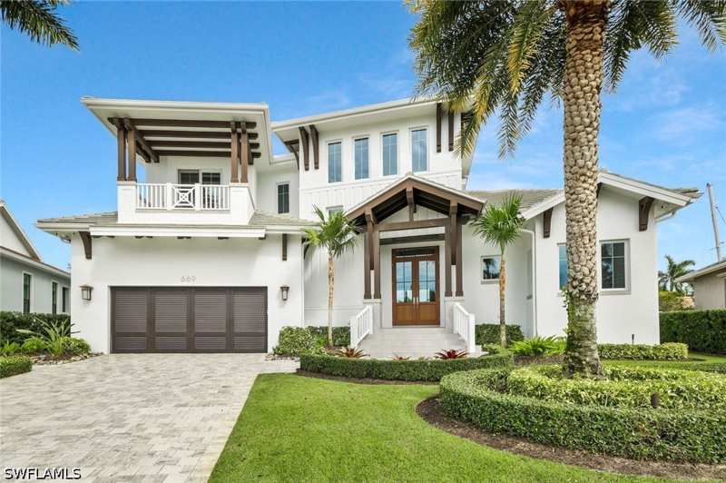 6 bedroom SingleFamilyResidence at 689 Pelican Ct, Marco Island, Marco Island — photo 1