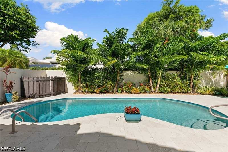 2 bedroom Detached at 805 Sand Pointe Dr 4, Sand Pointe, Naples — photo 1