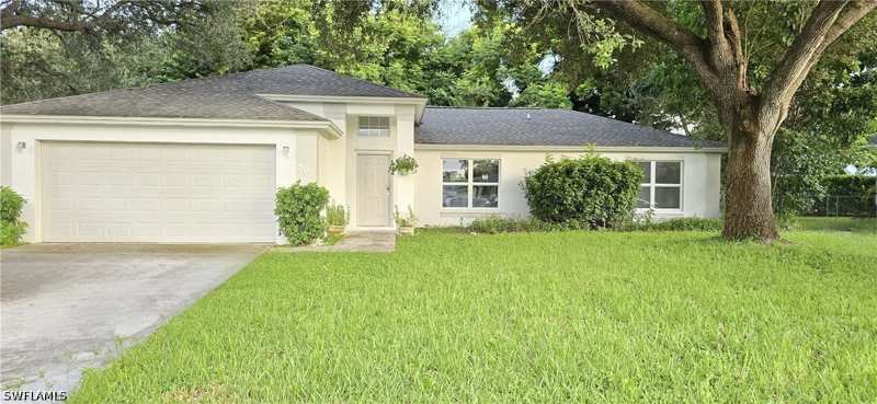 3 bedroom SingleFamilyResidence at 687 Grove Dr, Orange Tree, Naples — photo 1