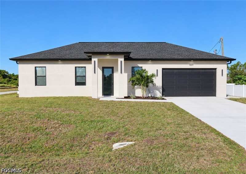 3 bedroom SingleFamilyResidence at 1601 Oak Ave, Lehigh Acres, Lehigh Acres — photo 1