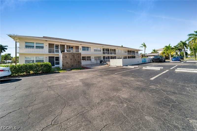 2 bedroom Condominium at 5210 Coronado Pkwy 5, Cape Coral, Cape Coral — photo 1