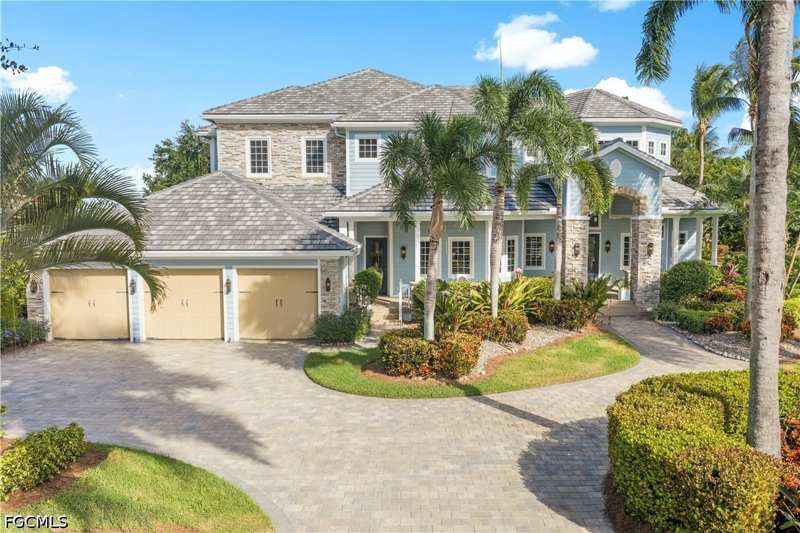 6 bedroom SingleFamilyResidence at 12630 Apopka Ct, Buttonwood Harbor, North Fort Myers — photo 1