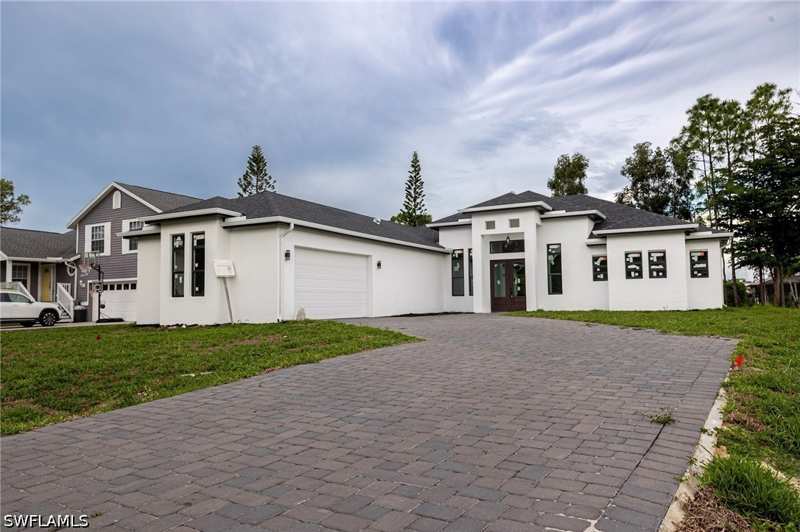 4 bedroom SingleFamilyResidence at 10601 Landau Ln, San Carlos Estates, Bonita Springs — photo 1