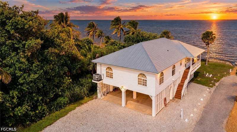 3 bedroom SingleFamilyResidence at 8560 Ebbtide Way, Pine Island, Bokeelia — photo 1