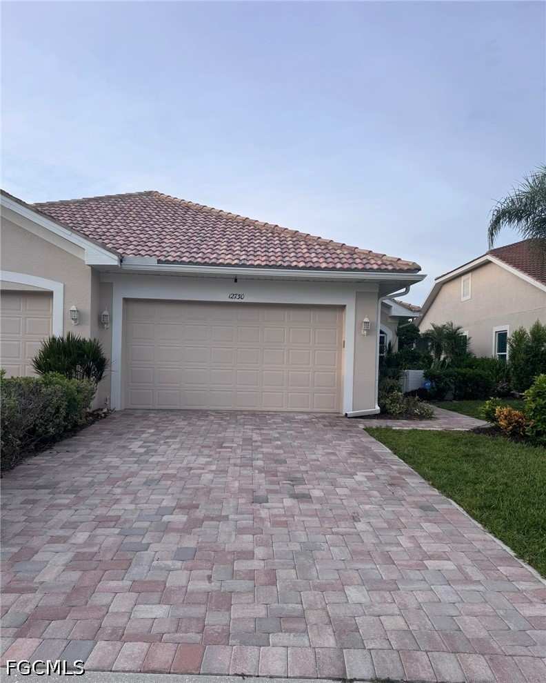 3 bedroom Attached at 12730 Devonshire Lakes Cir, Devonshire Lakes, Fort Myers — photo 1