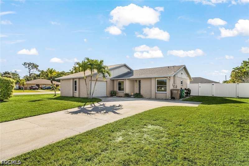 3 bedroom SingleFamilyResidence at 2326 SE 15th St, Cape Coral, Cape Coral — photo 1
