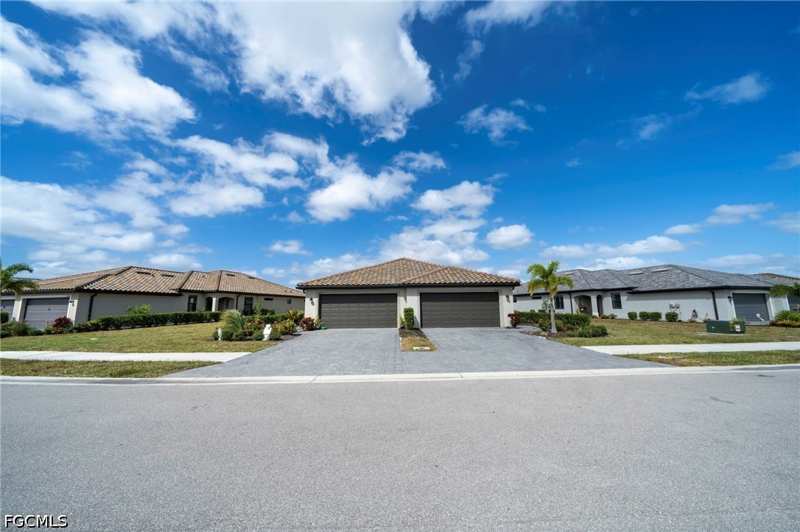 2 bedroom Townhouse at 14138 Winding Cedar Way, Fort Myers, Fort Myers — photo 1