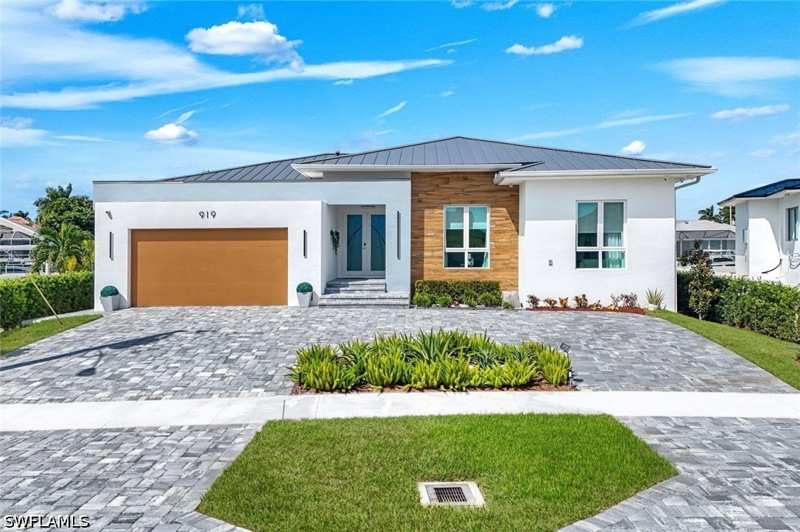 3 bedroom SingleFamilyResidence at 919 Juniper Ct, Marco Island, Marco Island — photo 1