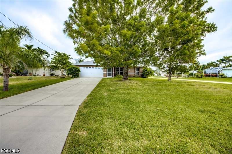 3 bedroom SingleFamilyResidence at 3921 SW 27th Ave, Cape Coral, Cape Coral — photo 1