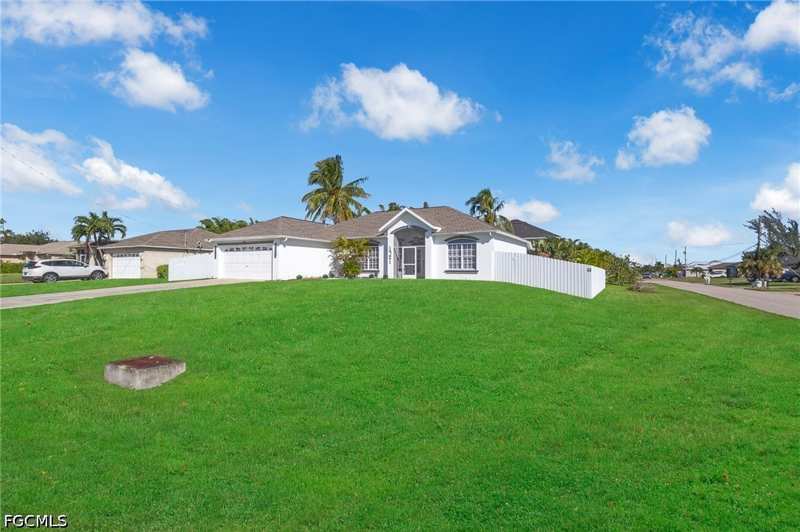 3 bedroom SingleFamilyResidence at 1721 SW 21st Ln, Cape Coral, Cape Coral — photo 1