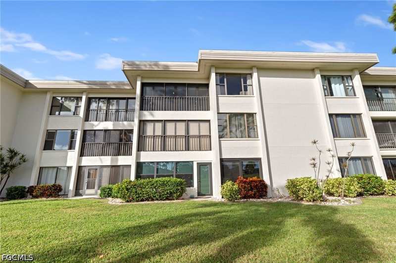 2 bedroom Condominium at 5685 Trailwinds Dr 734, Baltusrol Village, Fort Myers — photo 1