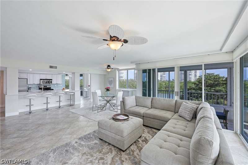 2 bedroom Condominium at 25 Bluebill Ave 201, Gulf Breeze At Vanderbilt, Naples — photo 1