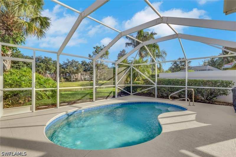 2 bedroom Duplex at 15504 Orlanda Dr, Village Walk Of Bonita Springs, Bonita Springs — photo 1