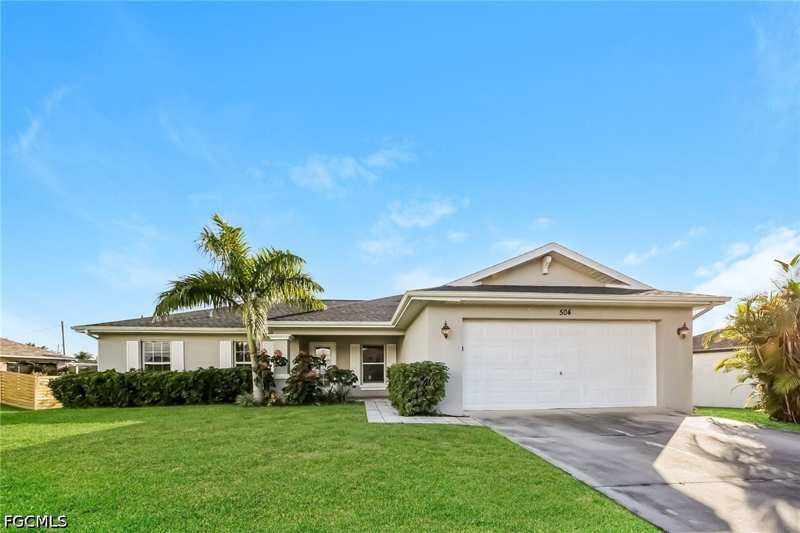 3 bedroom SingleFamilyResidence at 504 SW 28th Ter, Cape Coral, Cape Coral — photo 1