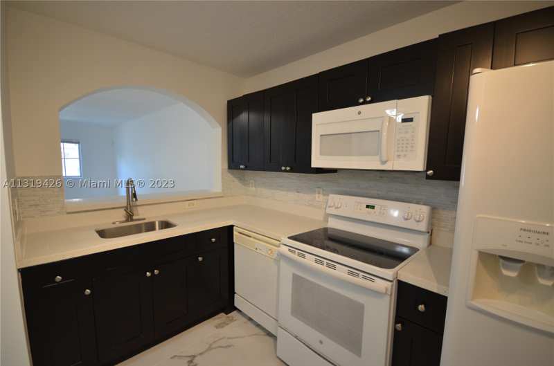 2 bedroom Condominium at 1241 SE 29th St 102, Venetia Gardens South Con, Homestead — photo 1