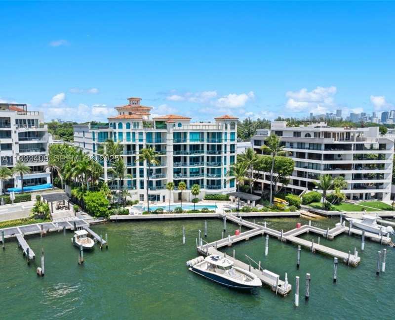 3 bedroom Condominium at 1660 W Glencoe St 302, Beacon Harbour Condo, Coconut Grove — photo 1