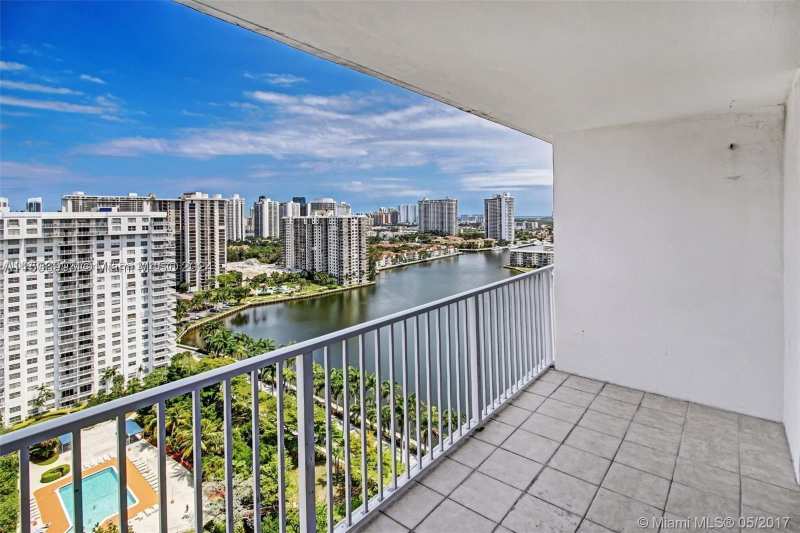 1 bedroom Condominium at 2801 NE 183rd St 2208W, Admirals Port Condo West, Aventura — photo 1