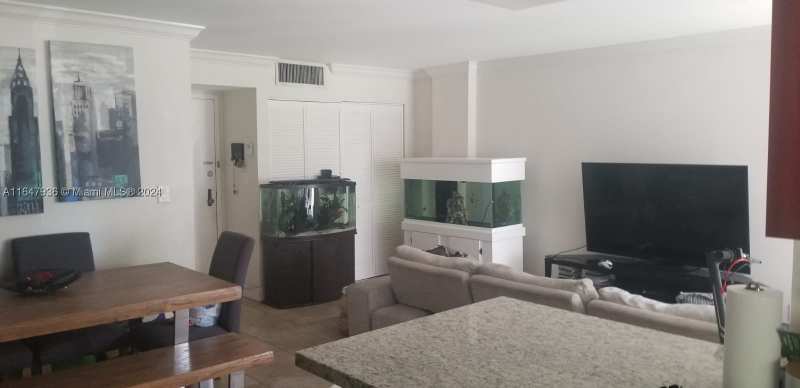 1 bedroom Condominium at 17021 N Bay Rd 127, Plaza Of Americas Condo P, Sunny Isles Beach — photo 1
