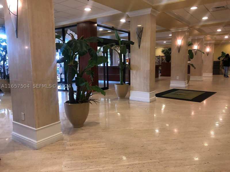 1 bedroom Condominium at 400 Kings Point Dr 328, Coastal Towers Condo, Sunny Isles Beach — photo 1