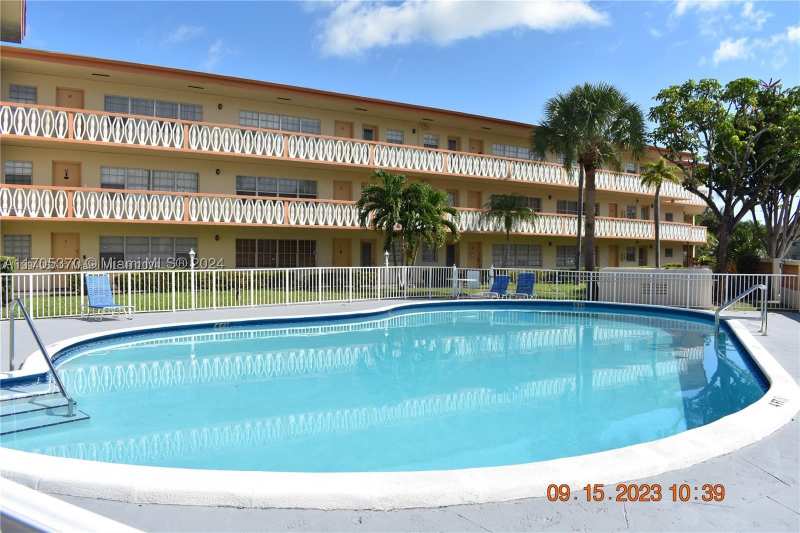 2 bedroom Condominium at 11855 NE 19th Dr 8, Sutton House Condo, North Miami — photo 1