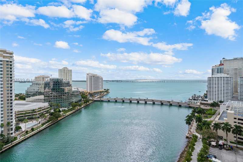 2 bedroom Condominium at 495 Brickell Ave 1702, Icon Brickell No Two, Miami — photo 1