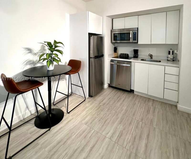 1 bedroom Condominium at 1611 Meridian Ave 102, Emily Condo, Miami Beach — photo 1