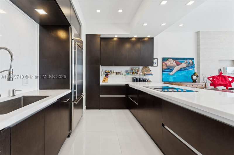 3 bedroom Condominium at 3700 Island Blvd Cph03, Mediterranean Village Con, Aventura — photo 1