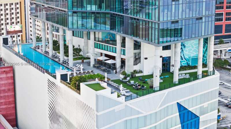 2 bedroom Condominium at 398 NE 5th St 3209, Map Of Miami Dade Co. FL., Miami — photo 1