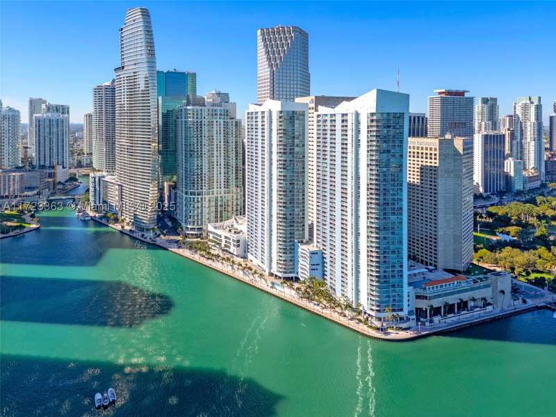 3 bedroom Condominium at 325 S Biscayne Blvd 3726, One Miami West Condo, Miami — photo 1