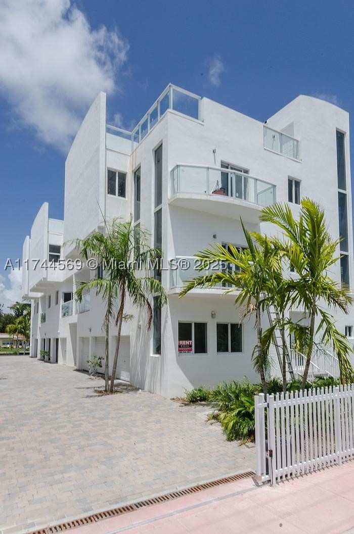 3 bedroom Townhouse at 1985 Calais 3, Normandy Waterway Sub, Miami Beach — photo 1
