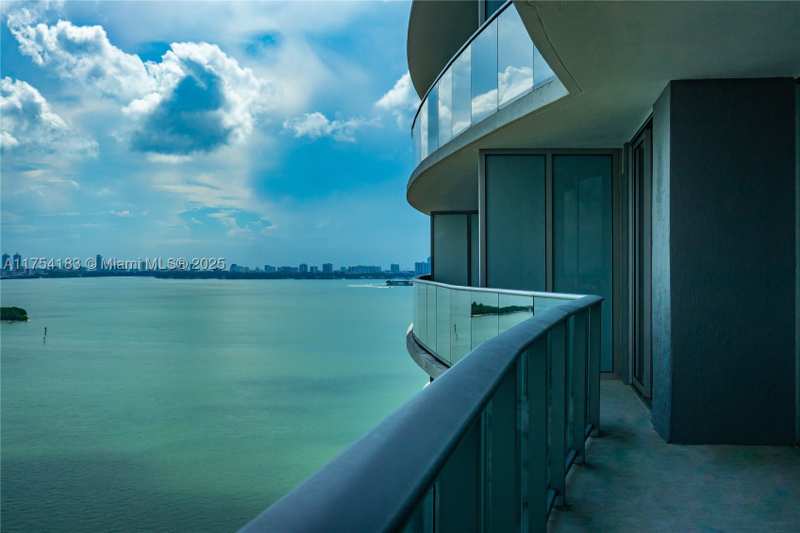2 bedroom Condominium at 488 NE 18 St 1809, Aria On The Bay Condo, Miami — photo 1