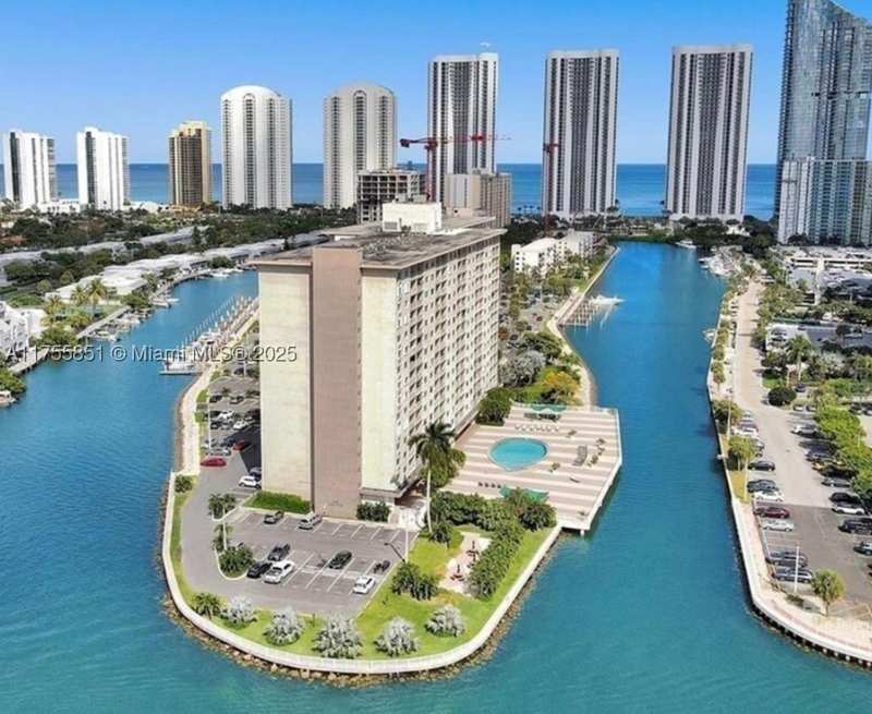 2 bedroom Condominium at 400 Kings Point Dr 810, Coastal Towers Condo, Sunny Isles Beach — photo 1