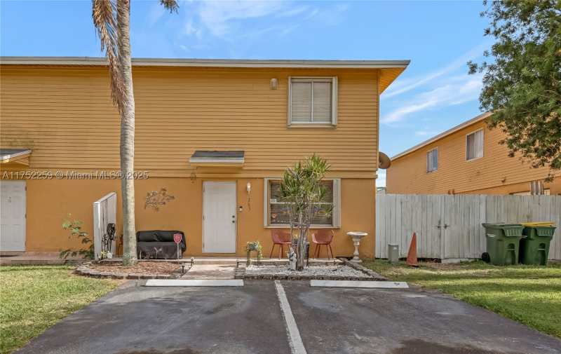 2 bedroom Condominium at 265 NE 12th Ave 265, Seagrape Village Condo, Homestead — photo 1