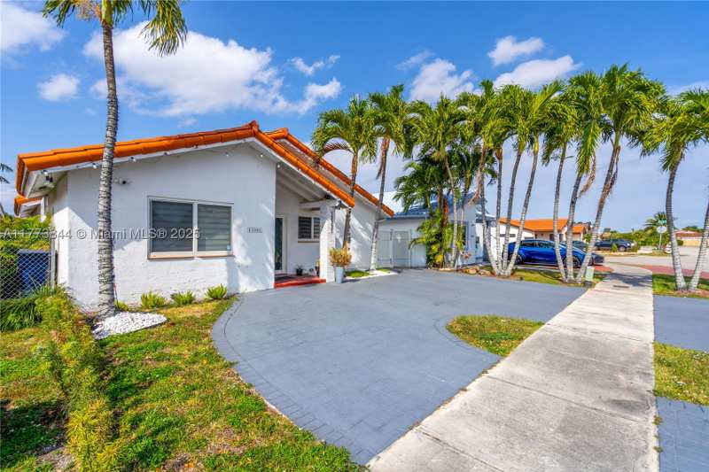 3 bedroom SingleFamilyResidence at 13351 SW 27th St, Lisboa Homes, Miami — photo 1