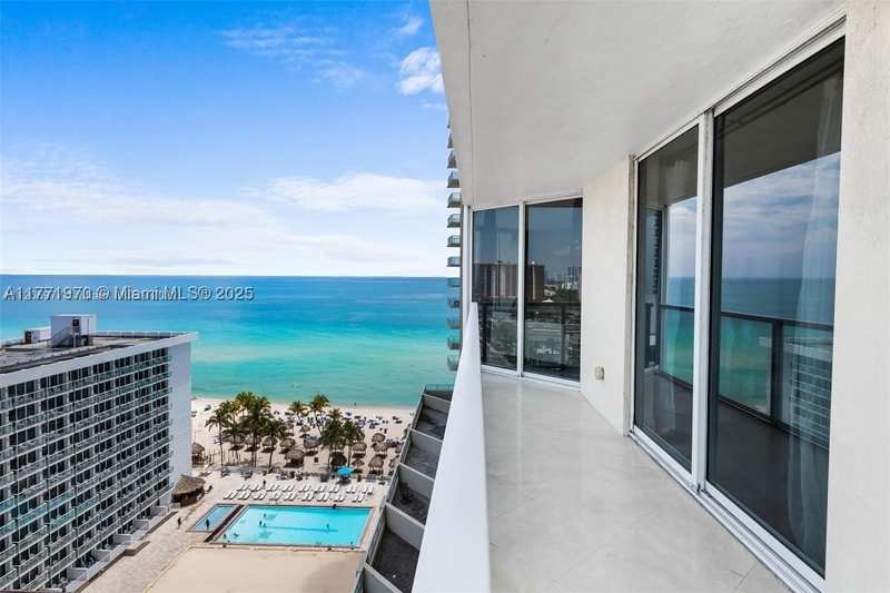 2 bedroom Condominium at 16699 Collins Ave 1607, La Perla Condo, Sunny Isles Beach — photo 1