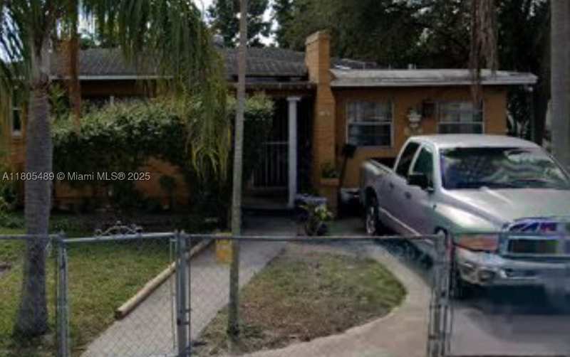 3 bedroom SingleFamilyResidence at 1076 NW 77th St, Stephen Manor, Miami — photo 1