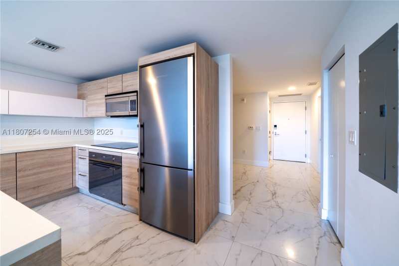 2 bedroom Condominium at 16385 Biscayne Blvd 417, The Harbour South Condo, North Miami Beach — photo 1