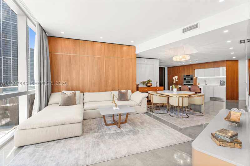 2 bedroom Condominium at 851 NE 1st Ave 1409, Paramount Miami Worldcent, Miami — photo 1