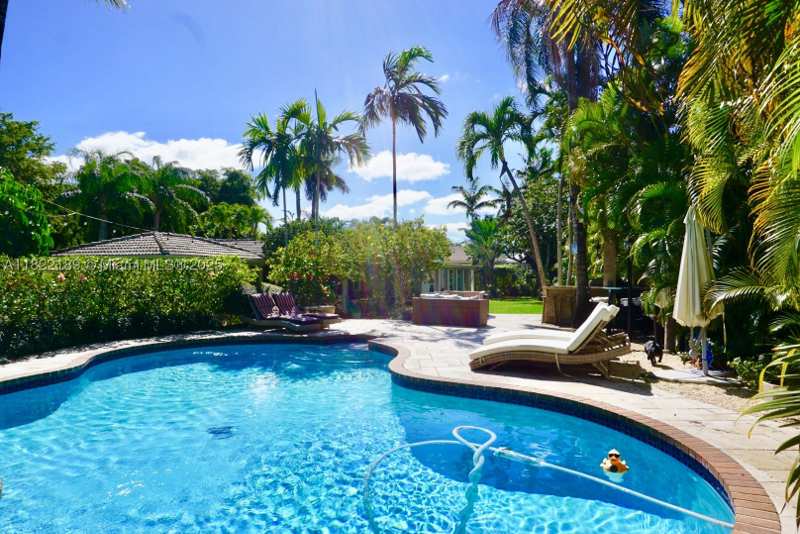5 bedroom SingleFamilyResidence at 13200 SW 59th Ave, Cutler Bay Estates, Pinecrest — photo 1