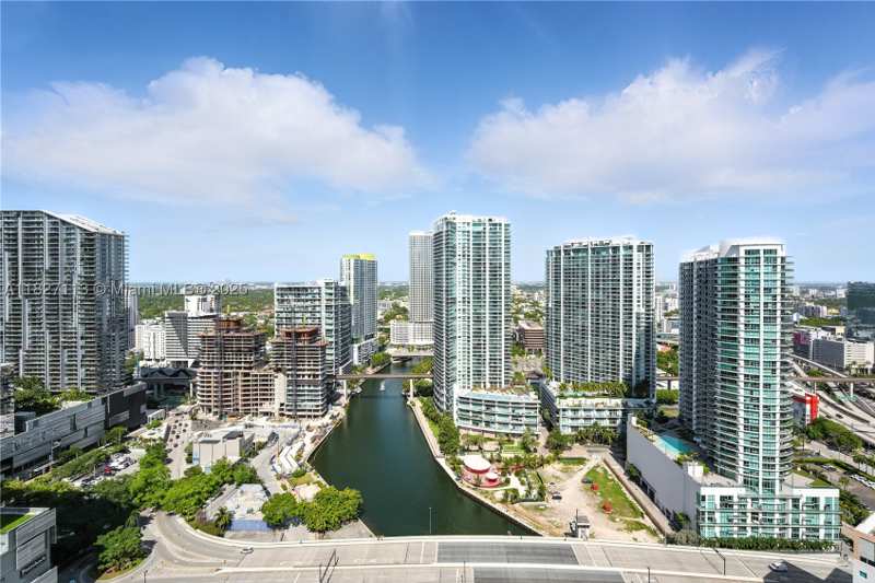 3 bedroom Condominium at 31 SE 5th St 4021, Brickell On The River N T, Miami — photo 1