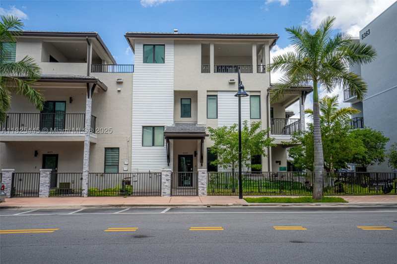 3 bedroom Townhouse at 4269 NW 83rd Path, Downtown Doral South Phas, Doral — photo 1