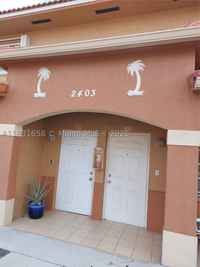 3 bedroom Condominium at 2403 W 76th St 203, West Palm Villas III Cond, Hialeah — photo 1